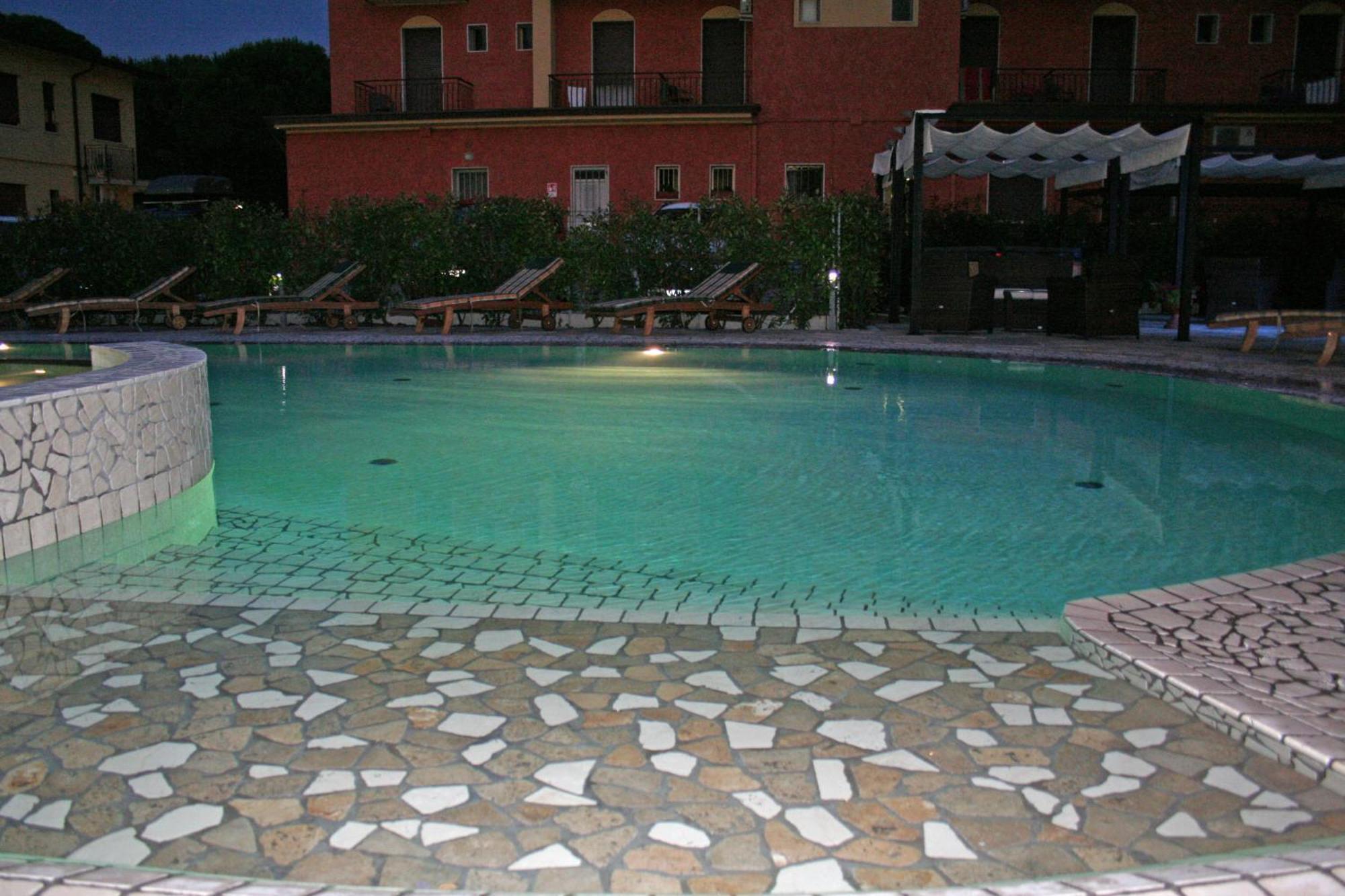 Hotel Corallo Ераклеа Маре Екстериор снимка