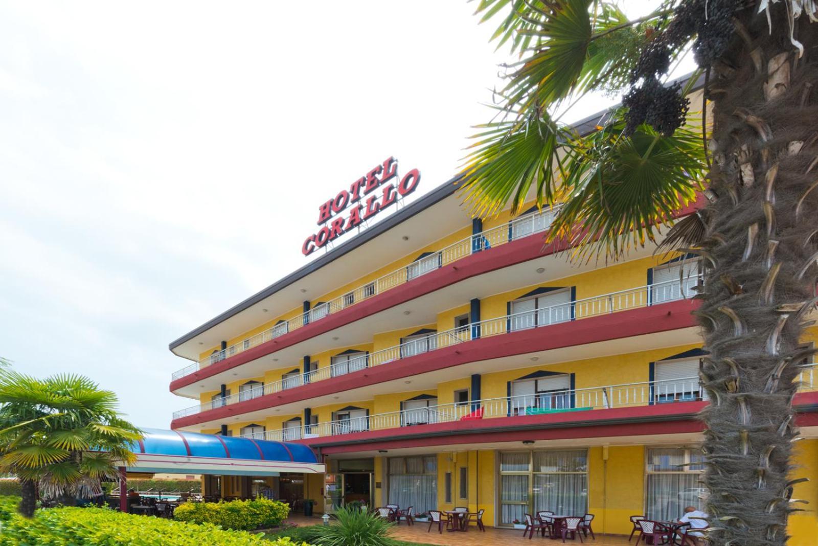 Hotel Corallo Ераклеа Маре Екстериор снимка