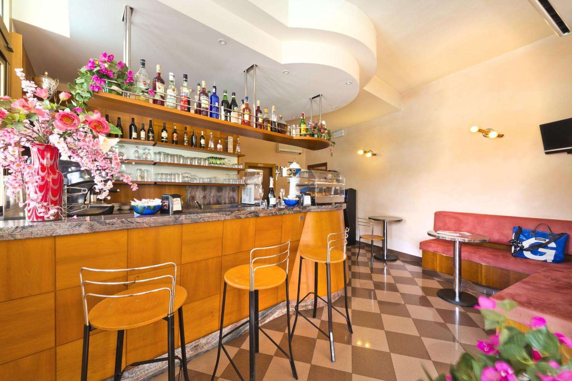 Hotel Corallo Ераклеа Маре Екстериор снимка